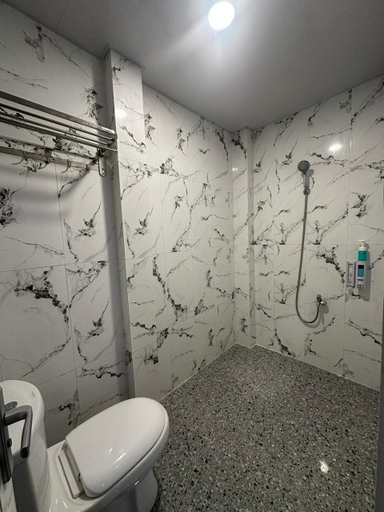 Bathroom 5, Maryland Cottage Inn Watukarung Pacitan, Pacitan