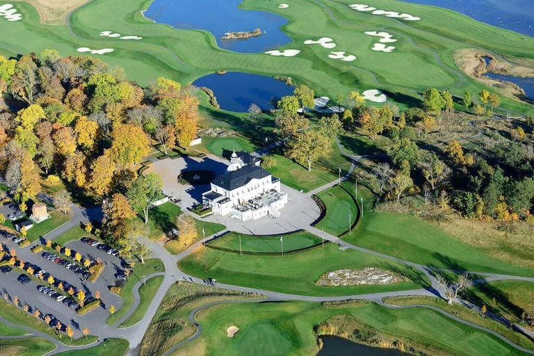 Golf, Waterfront Escape with Private Dock, Upplands-Bro