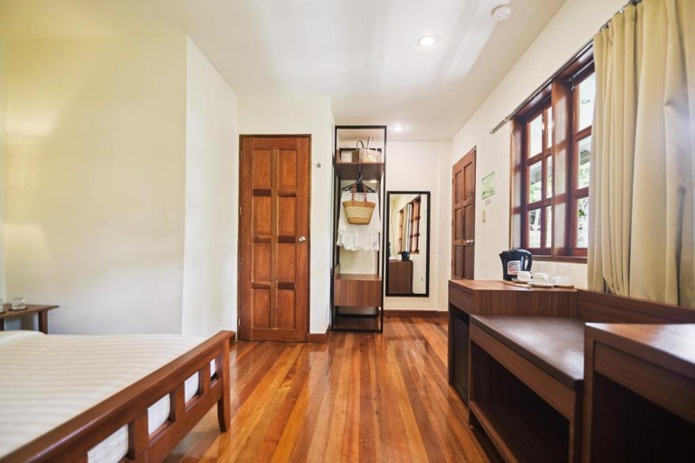 Bedroom 3, The Strand Boutique Resort, Malay