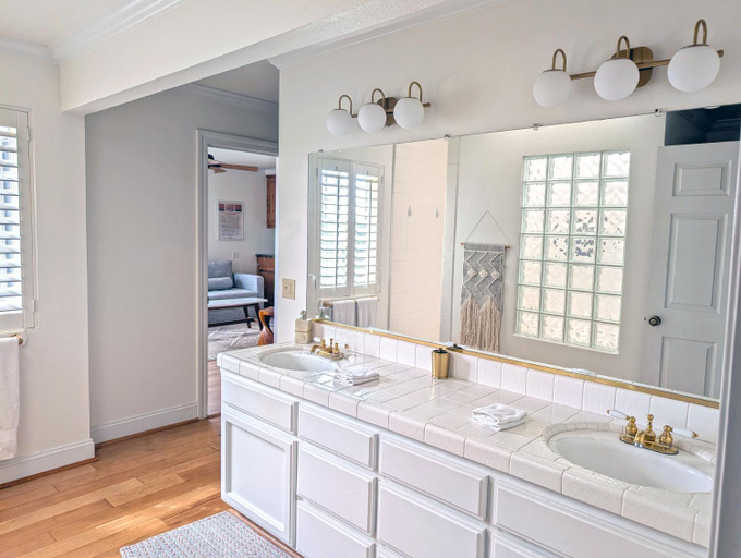 Bathroom 4, The Vineyard Farmhouse Villa, San Luis Obispo