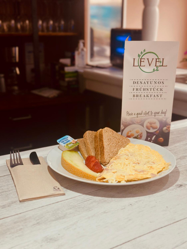 Food & Drinks 5, LEVEL Mallorca - Living, Baleares
