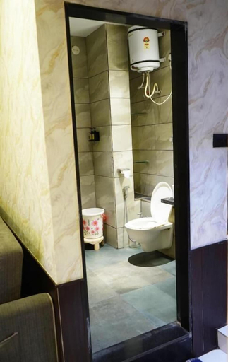 Bathroom 5, Stay10 Luxury Service Apartment, Indore