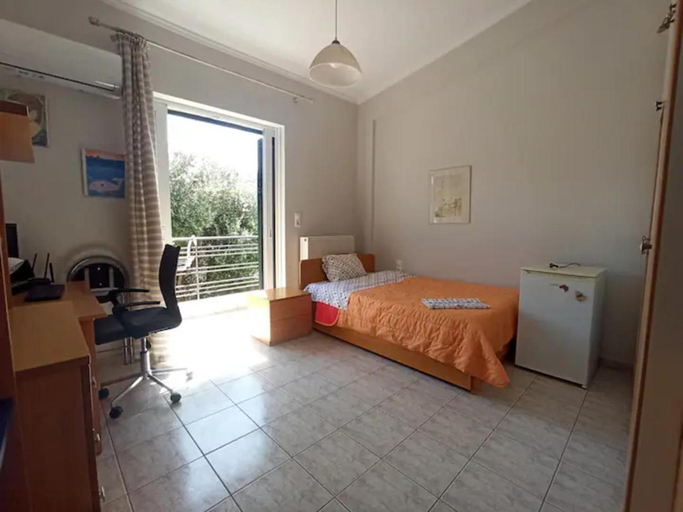 Bedroom 2, Villa Alexandra Rio Patra, West Greece