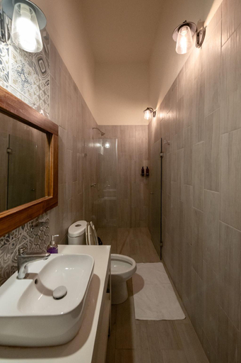 Bathroom 5, CASA FORTALEZA, Del Centro