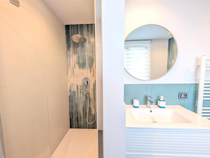Bathroom 2, Etna Stone Rooms, Catania
