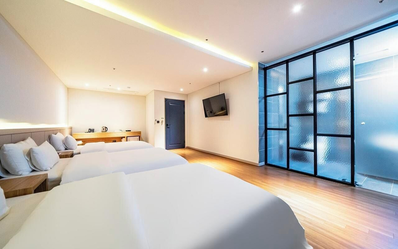 Bedroom 3, Cheonan CS Plaza Hotel, Cheonan