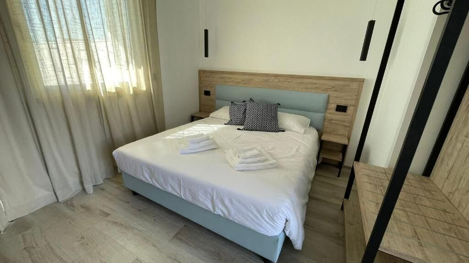 Bedroom 2, BARI AIRPORT ROOMS, Bari