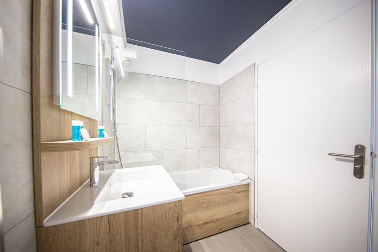 Bathroom 2, Classic Nancy, Meurthe-et-Moselle