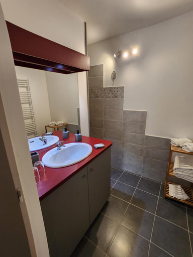 Bathroom 1, La Bouillarde, Drôme