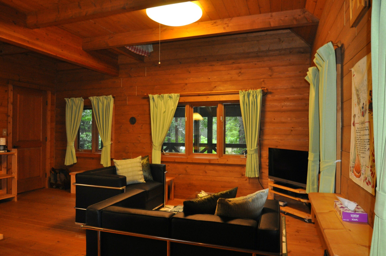 Others 5, Big Foot Cabin Hakuba, Hakuba