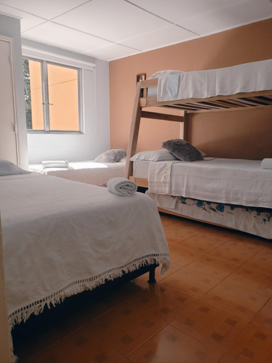 Bedroom 2, Casa hotel la 33, Medellín