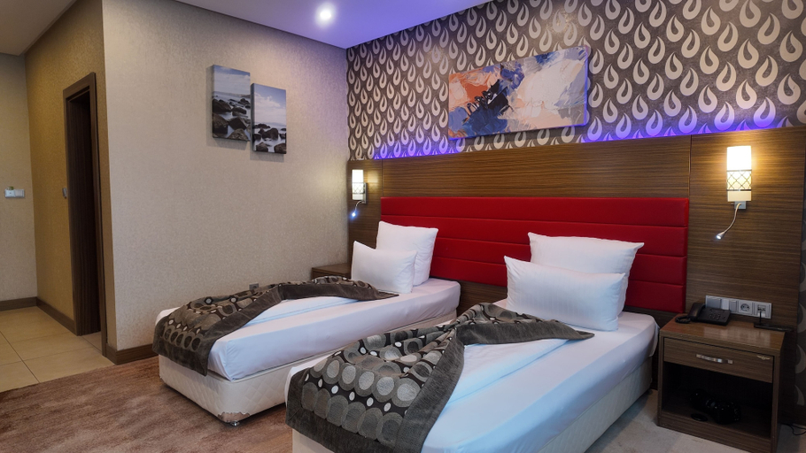 Bedroom 4, Airport Global Hotel, Groß-Gerau