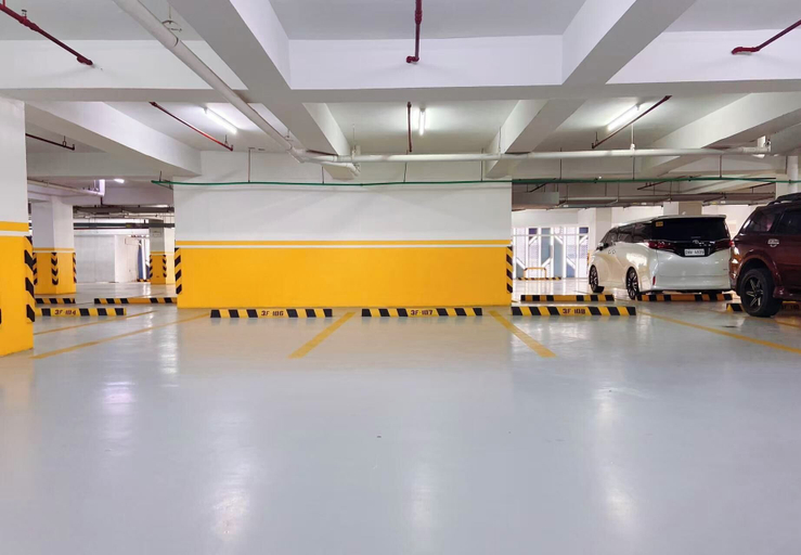 Wheelchair accessible van parking, Oceanview with Balcony Airport Okada, Parañaque