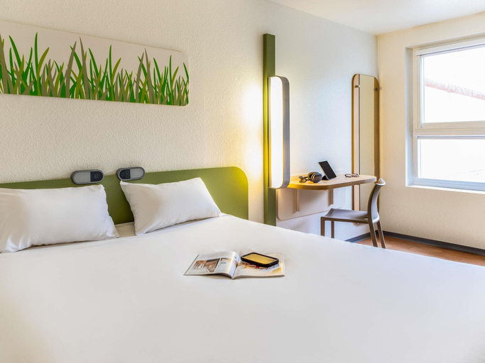 Bedroom 3, Ibis Budget Compiègne Centre-Ville, Oise