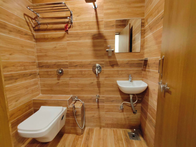 Bathroom, Hotel R Pacific, Rajkot