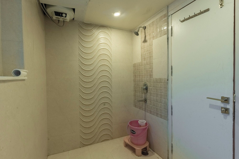 Bathroom 4, Sojourn By the Lake - Boutique Hotel, Nainital