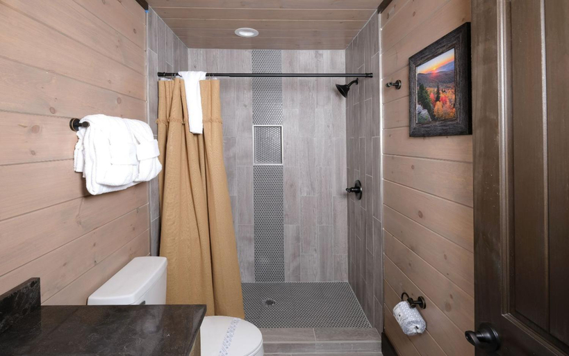 Bathroom 4, Paradise Mountain Retreat, Sevier
