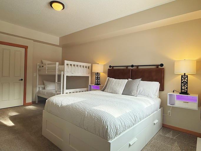 Bedroom 3, Lodges at Canmore, Division No. 15