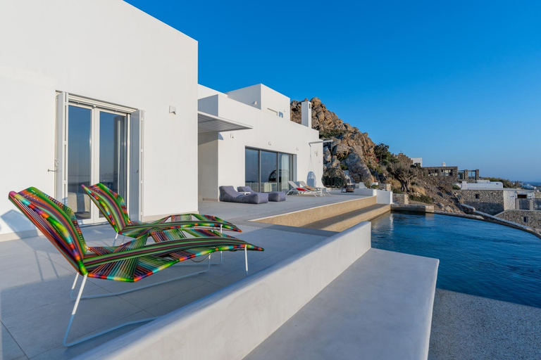 Sport & Beauty 2, Villa Paschalia,Sea View, Pool, Gym, Sleeps 10, South Aegean