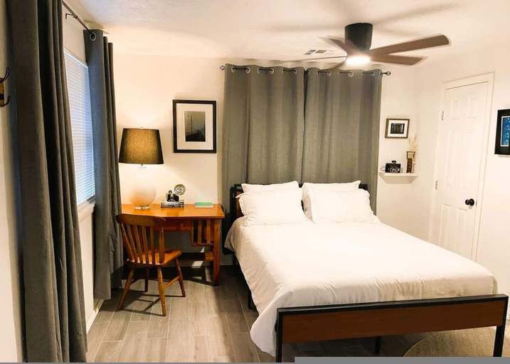 Room 5, Rustic Gem 5min-asian District Full Kitchen, Oklahoma