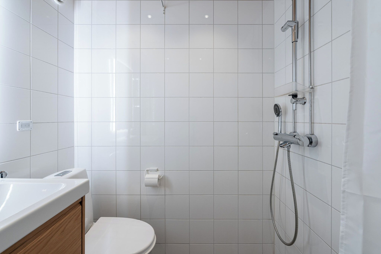 Bathroom 3, Home Suites- Boutique Apt in City Centre, Pirkanmaa