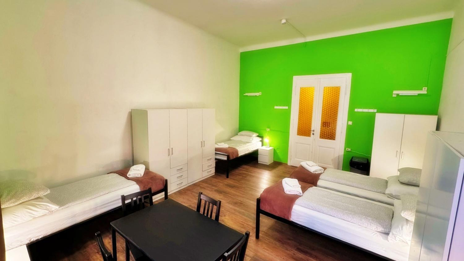 Bedroom 3, Budapest Budget Hostel, Budapesti
