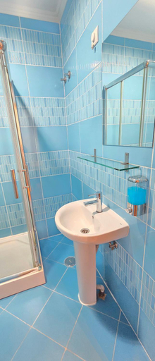 Bathroom 3, Baixa GuestHouse, Lisbon