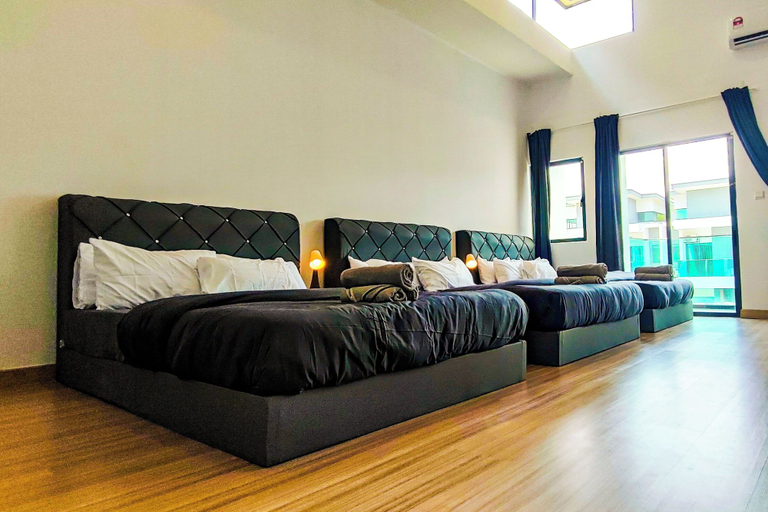 Room 5, Retro Pool Villa at Puchong by HCK, Puchong