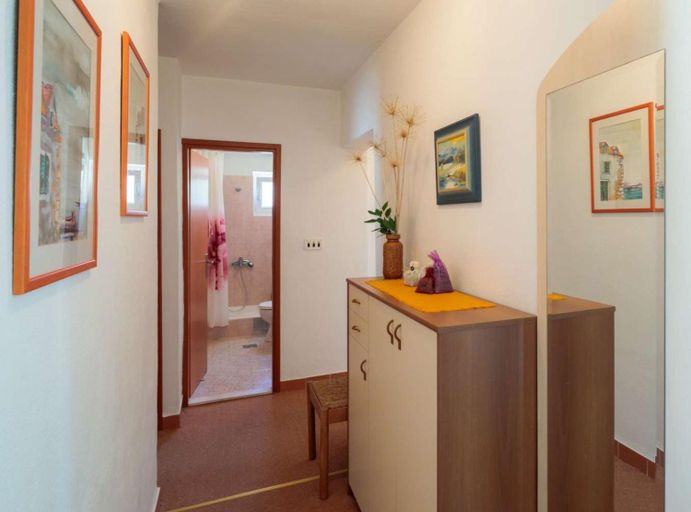 Bathroom 3, Apartment Oaza - Three Bedroom Apartment with Terrace and Sea View, Supetar