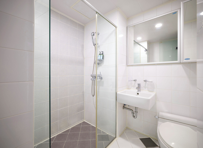Bathroom 5, Western Coop Residence Dongdaemun, Jung