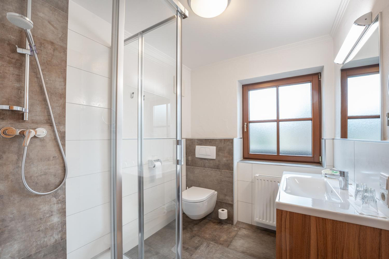 Bathroom 4, Gasthof Hotel Andlwirt, Tamsweg