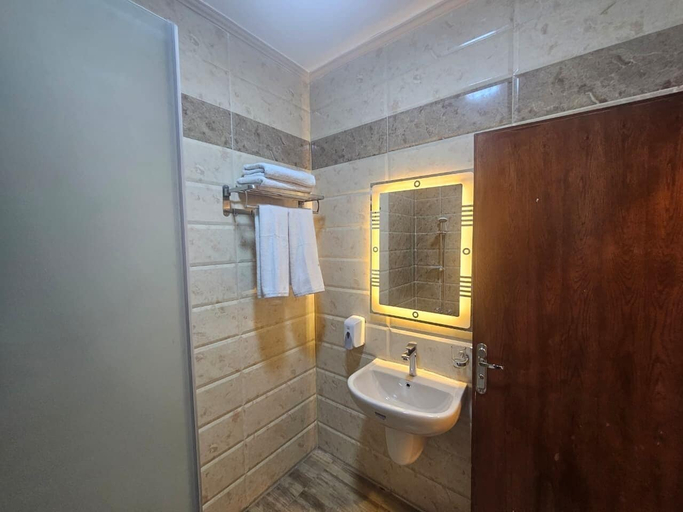 Bathroom 5, Oasis Hotel Heliopolis, Nasr City 1