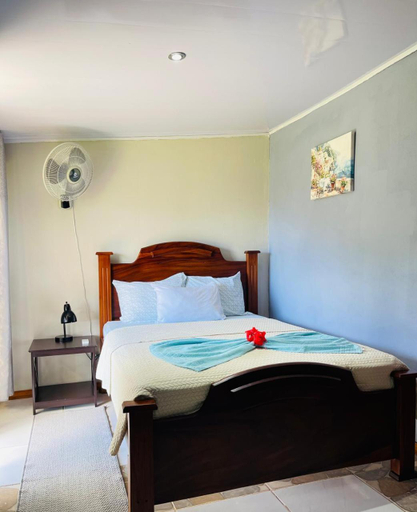 Bedroom 3, Hotel Loma Vista, Tilarán