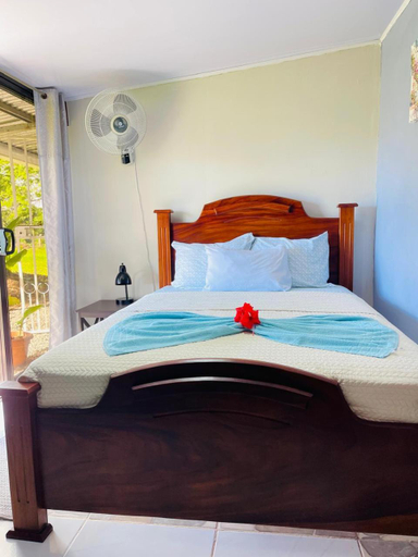 Bedroom 4, Hotel Loma Vista, Tilarán