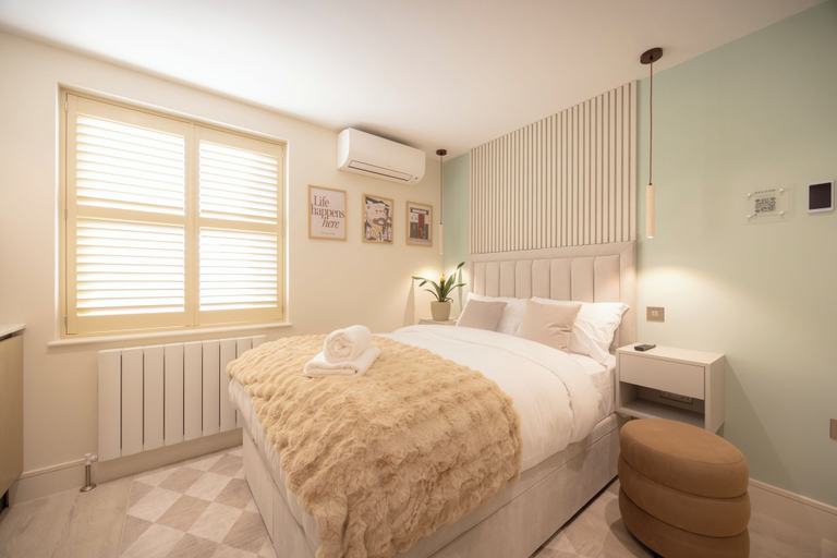 Room 4, 108 Shirland Road, London