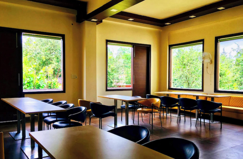 Restaurant, Luxury Hotel Palm Bhimtal, Nainital