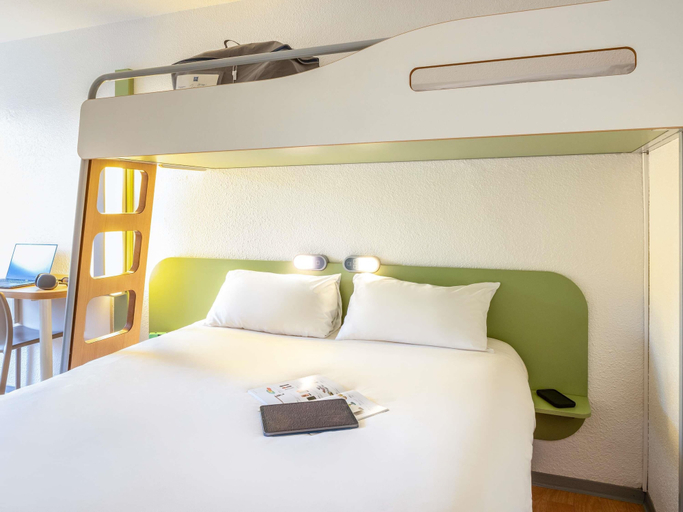 Bedroom 2, Ibis Budget Compiègne Centre-Ville, Oise