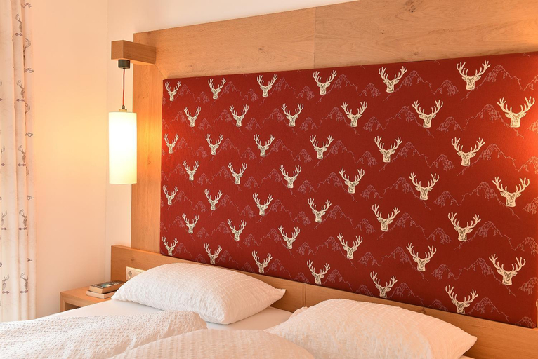 Bedroom 2, Albergo al Cervo - Gasthof zum Hirschen, Bolzano