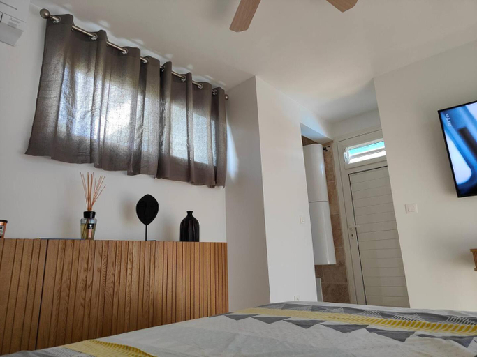 Bedroom 3, Villa Nadia - Prestige et Confort Absolu avec Vue Imprenable sur la Mer, Le Diamant
