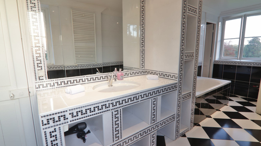 Bathroom 3, Le Château du Boulay Morin, Eure