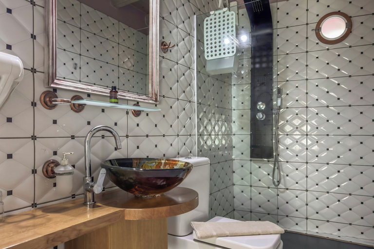 Bathroom 5, Vetus Oppidum Guesthouse, Crete
