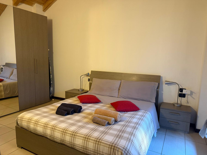 Bedroom 2, Camera 40, Milano