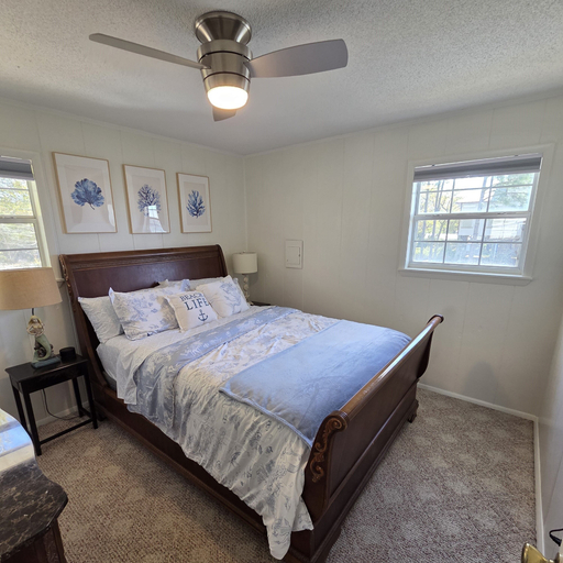 Room 4, Sunset Sanctuary, Baldwin