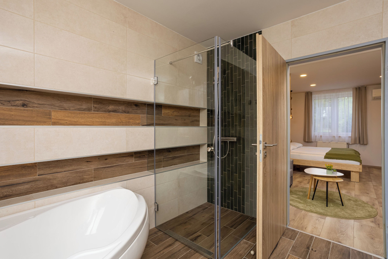 Bathroom 4, Forró Fogadó, Szeged