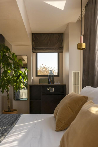 Bedroom 3, L'Avventura Athens, Attica