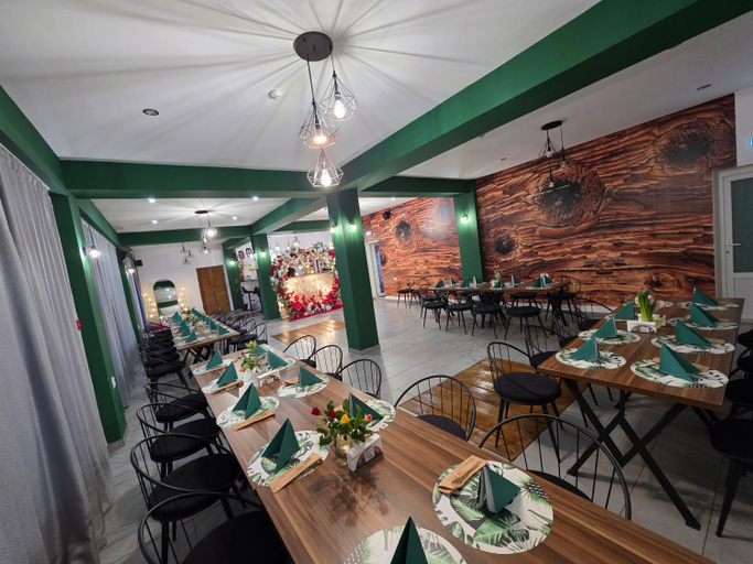 Food & Drinks 3, Paunasul Codrilor, Campulung Moldovenesc