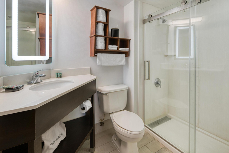 Bathroom 4, Best Western Batesville, Franklin