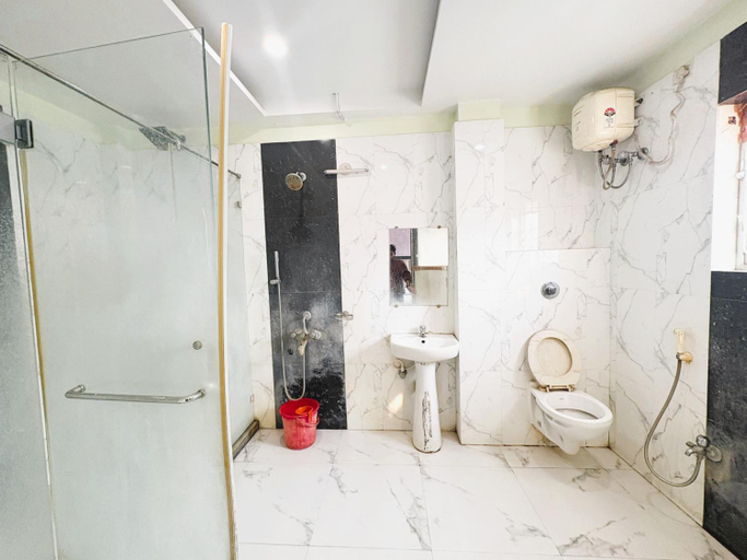 Bathroom 4, Hotel P2 New Digha, Purba Medinipur