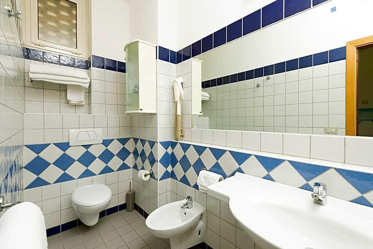 Bathroom 4, Caesar Hotel, Forli' - Cesena