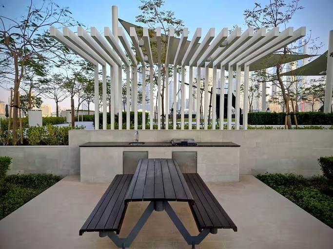Outdoor dining 5, 5 Star Palm View Private Beach 1BR, Dubai